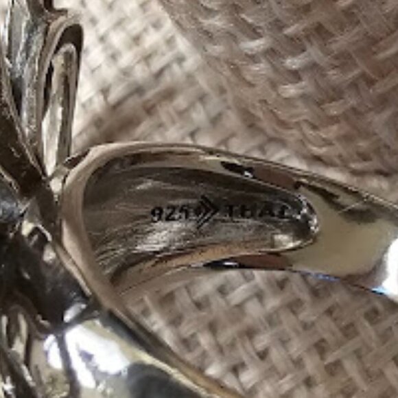 Silpada R2784 Flower Power Ring — Retired Openwork Design, Size 8 - Picture 11 of 12